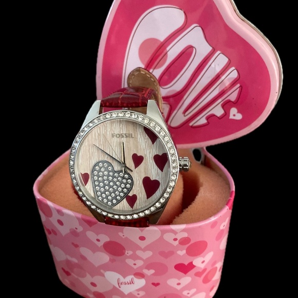 💖 Fossil Valentine Edition Crystal Heart Watch – New Old Stock, New Battery - Picture 1 of 5